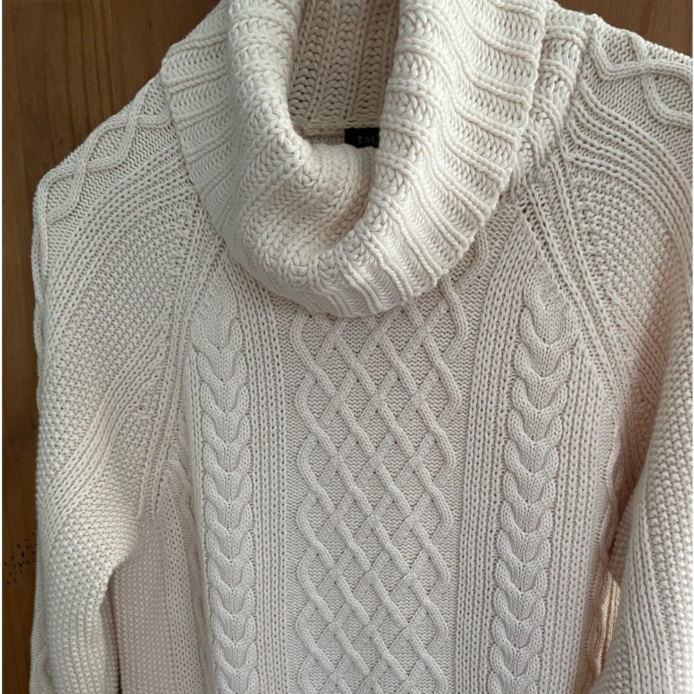 Long sleeved cable knit turtleneck classic sweater